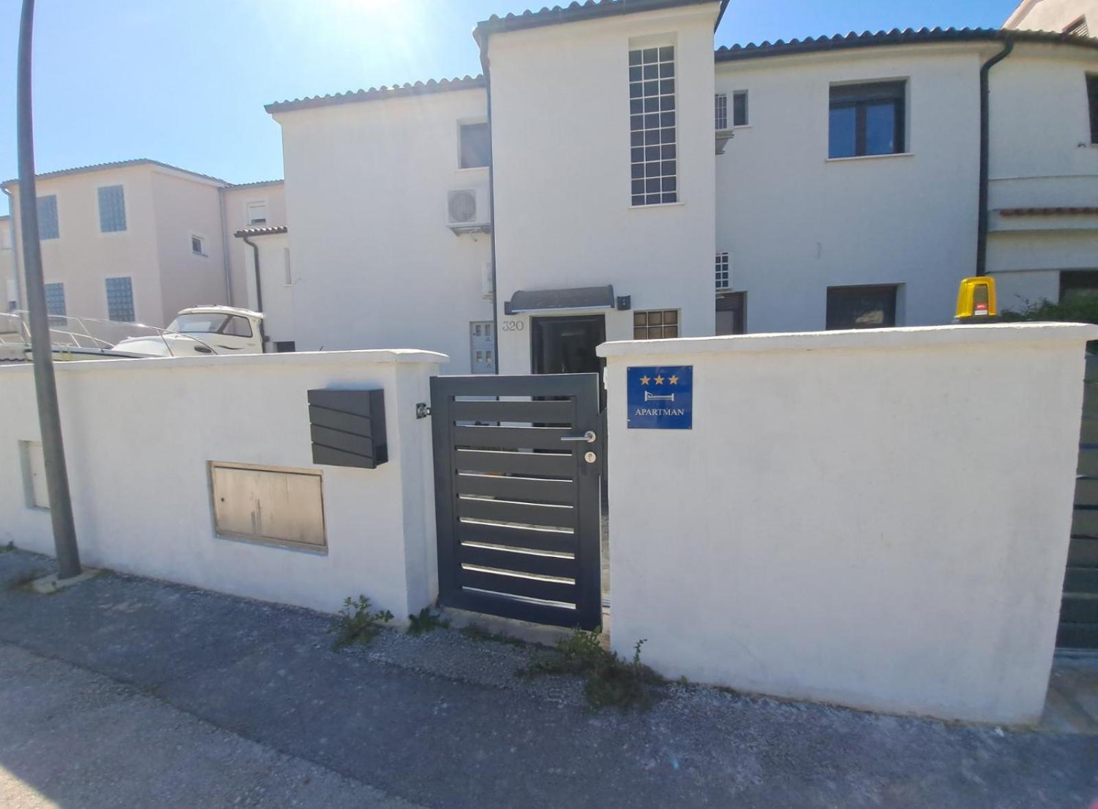 Apartments Finera Pomer Zewnętrze zdjęcie