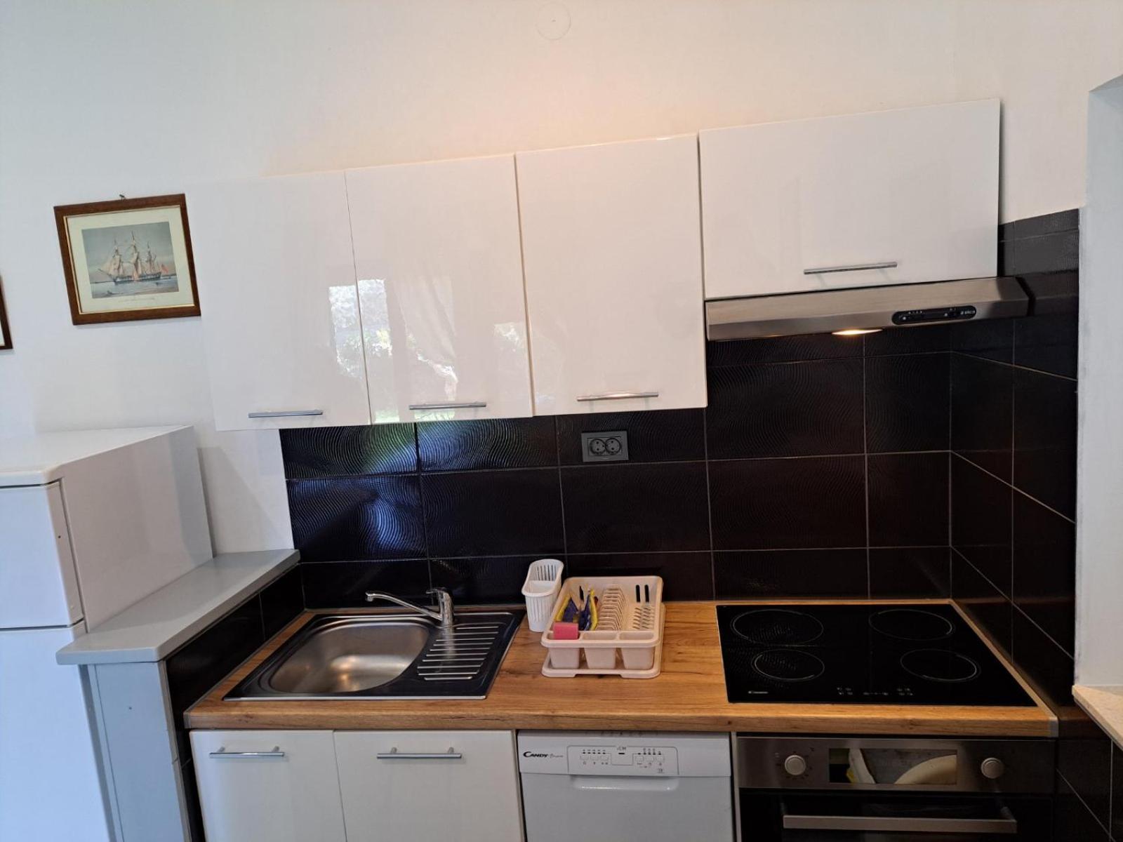 Apartments Finera Pomer Zewnętrze zdjęcie