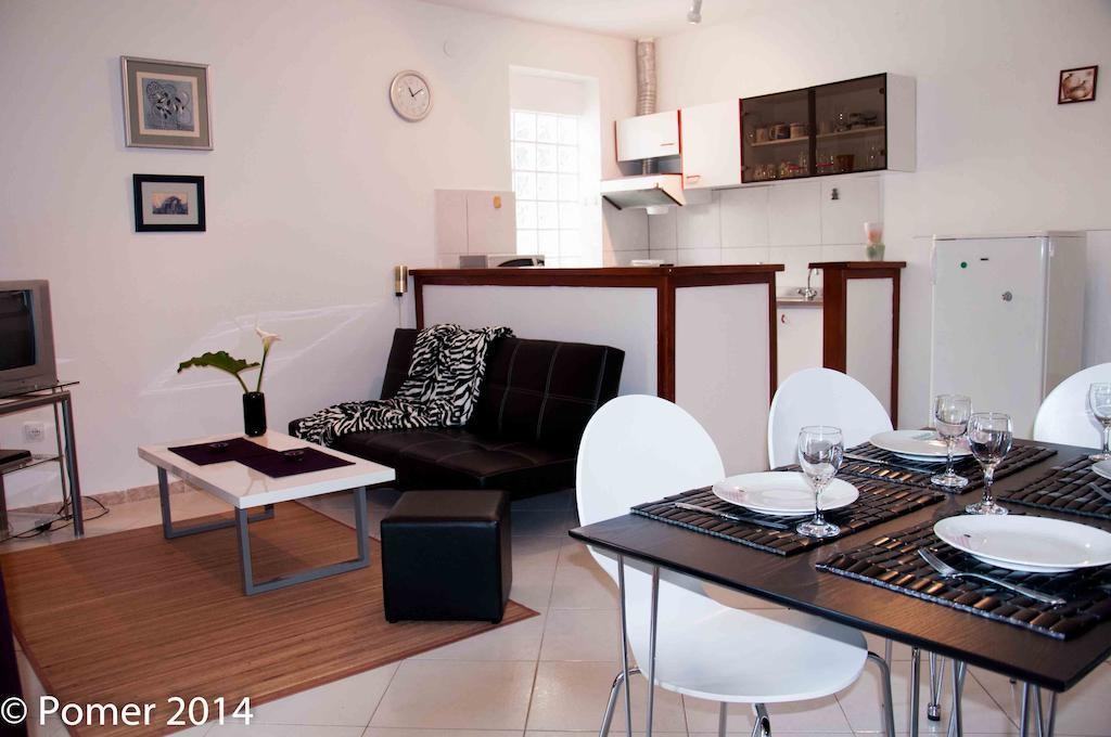 Apartments Finera Pomer Pokój zdjęcie